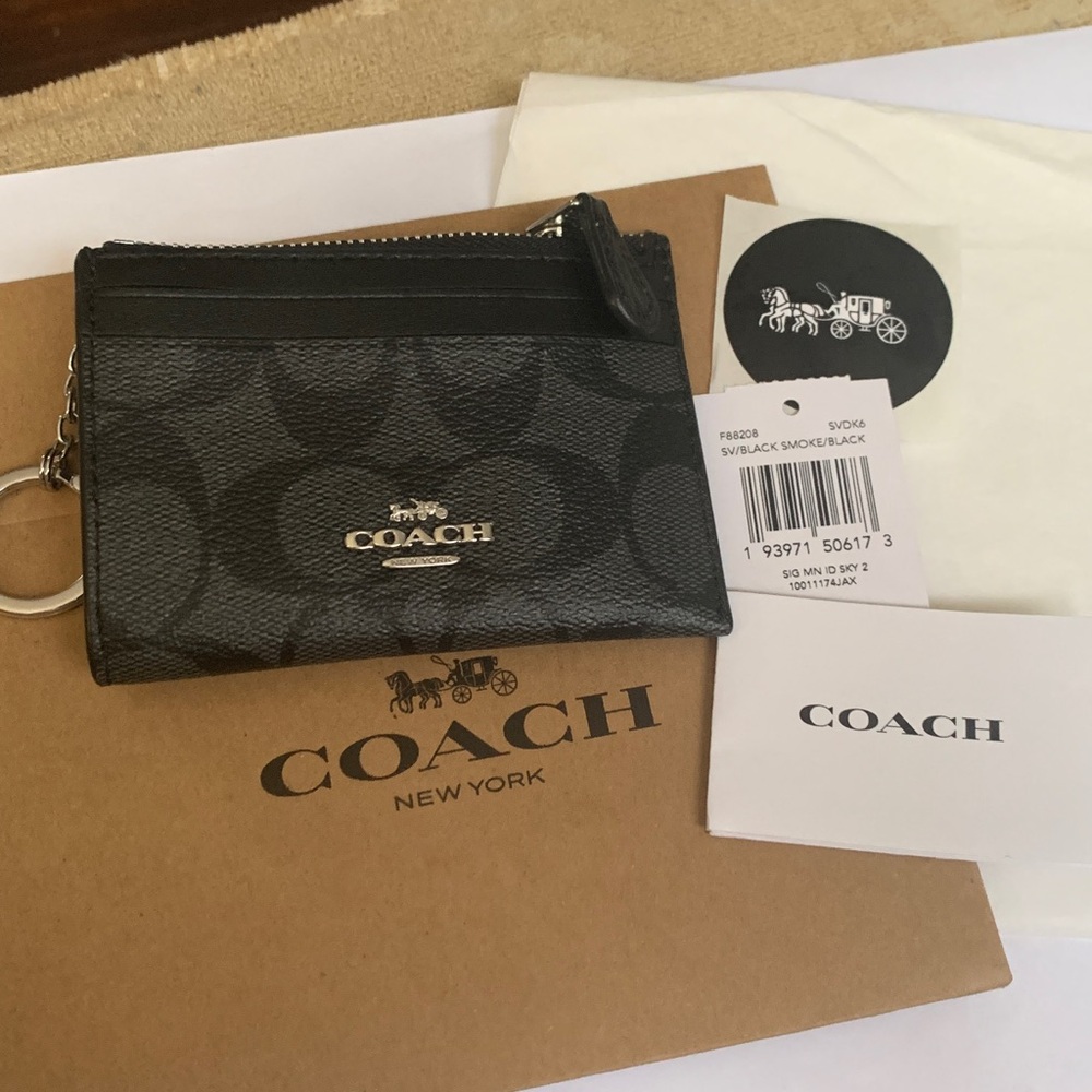 New Coach Signature Black Card Holder wallet with key chain.